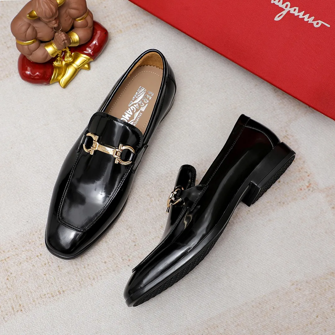 Men's shoes 💰600 🕷🕷🐂【Ferragamo】 Popular fashion casual shoes🇨🇳Official website counter 1:1 production, original mold opening💯Good quality can be seen, imported high-end first-layer pebbled calfskin, water-dyed🐂leather lining🌿very clear texture, high-quality waterproof, non-slip and wear-resistant outsole🎋high quality and low price, truly handmade🍓, 5 colors available! Code number 38-44 (45. To be customized)